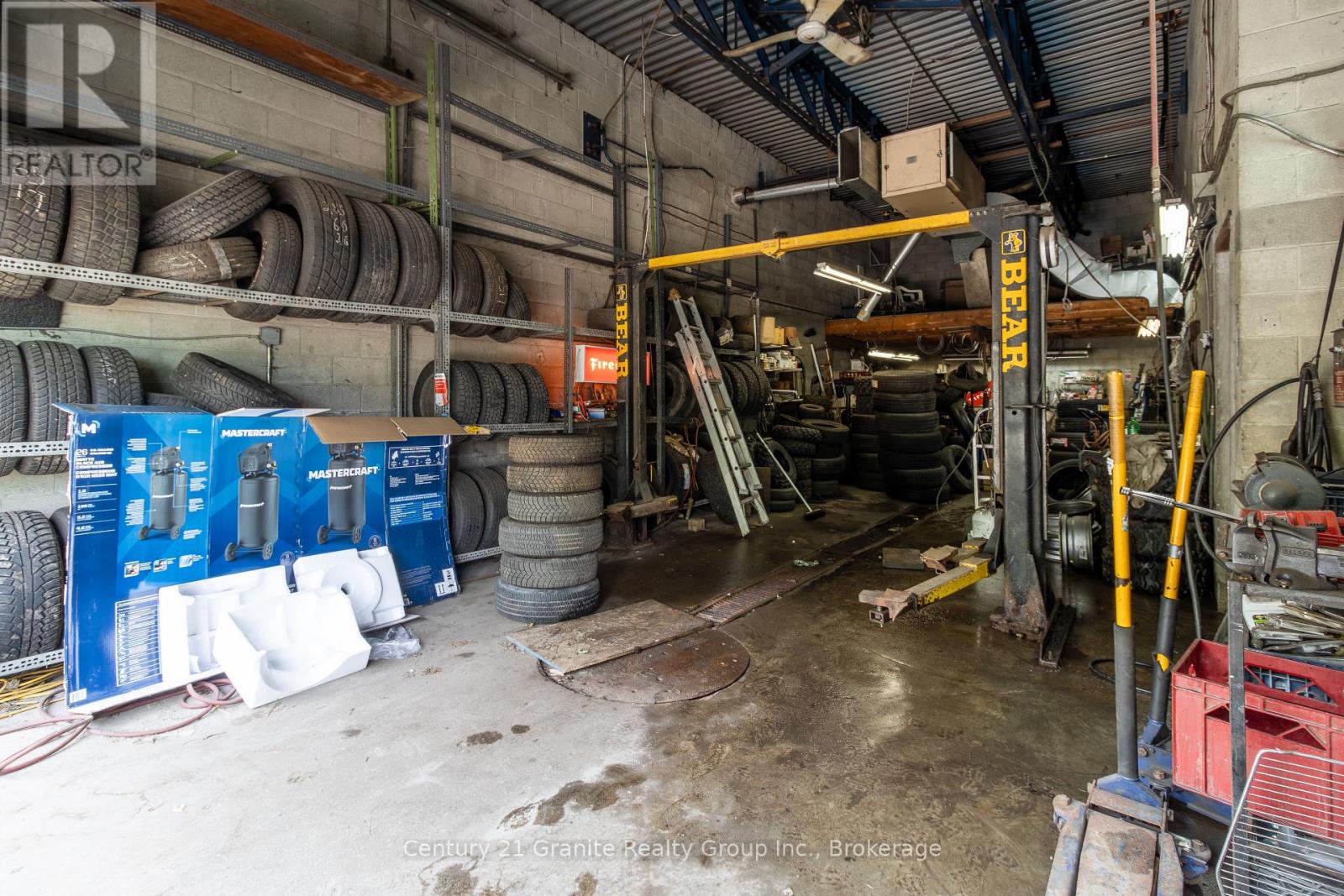 42 Highland Street, Dysart Et Al, Ontario  K0M 1S0 - Photo 12 - X12822590