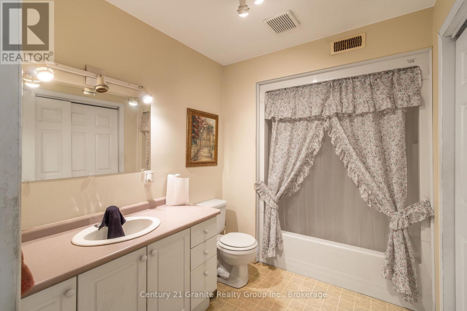 42 Highland Street, Dysart Et Al, Ontario  K0M 1S0 - Photo 26 - X12822590