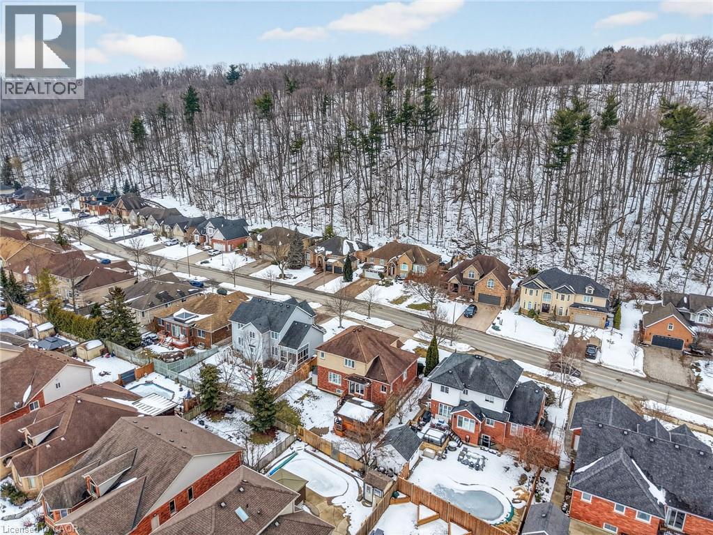 119 Dorchester Drive, Grimsby, Ontario  L3M 5H5 - Photo 2 - 40806885