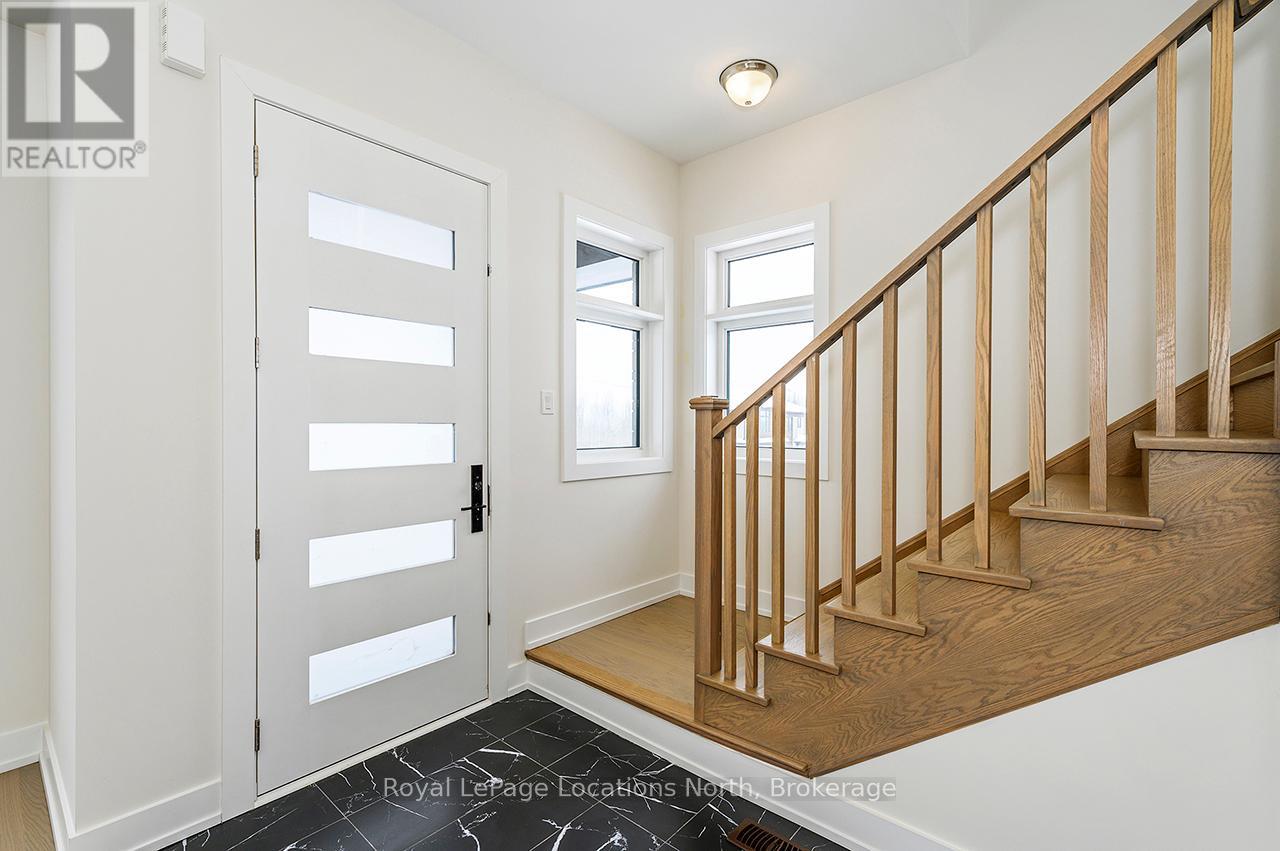 111 Clement Lane, Blue Mountains, Ontario  N0H 1J0 - Photo 19 - X12824810