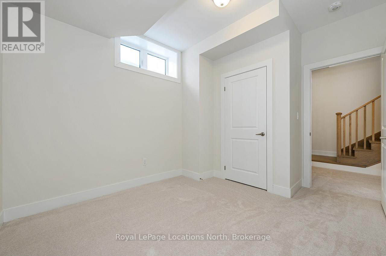 111 Clement Lane, Blue Mountains, Ontario  N0H 1J0 - Photo 38 - X12824810