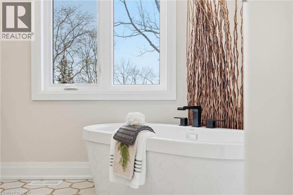 7 Bartlett Avenue, Grimsby, Ontario  L3M 5N7 - Photo 33 - 40807939