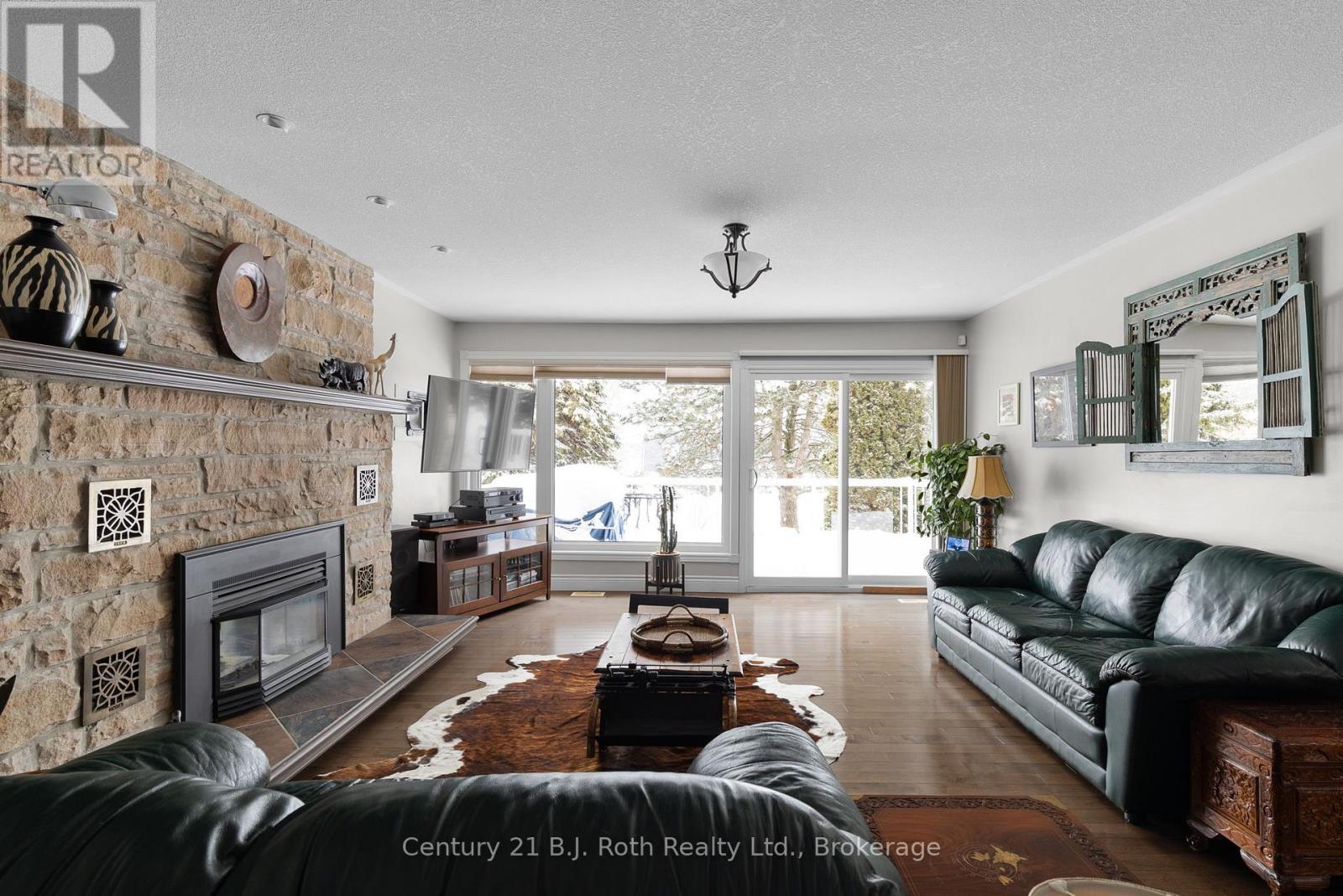 179 Bayshore Drive, Ramara, Ontario  L0K 1B0 - Photo 15 - S12826250