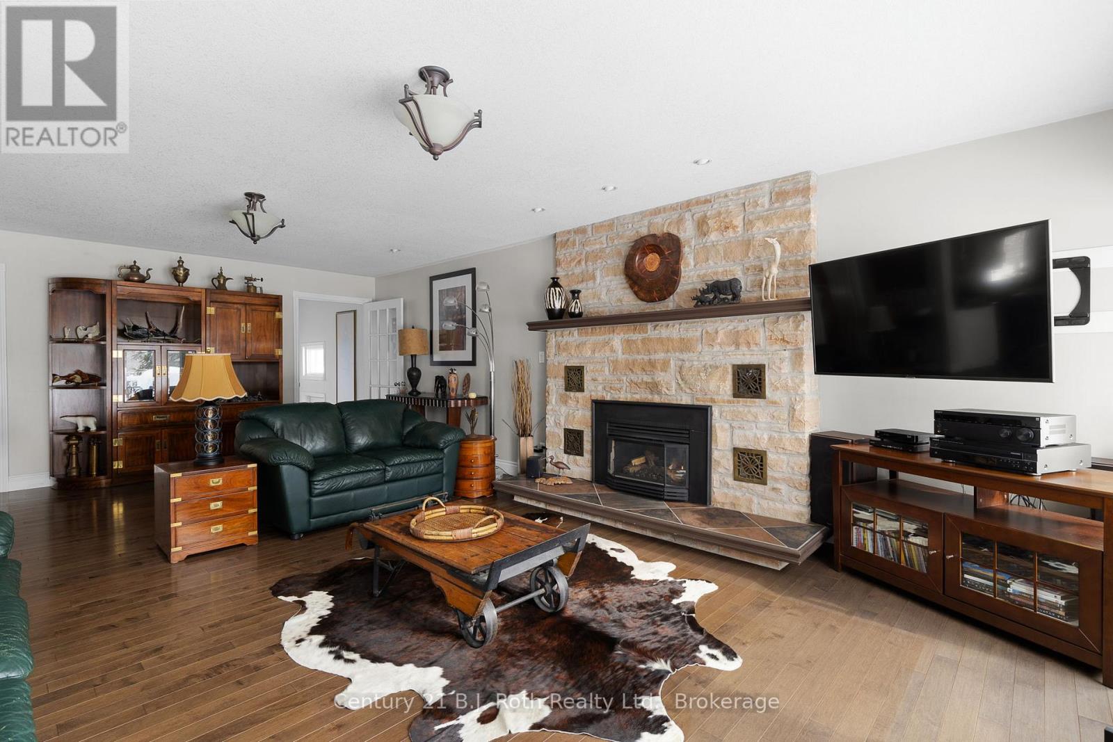 179 Bayshore Drive, Ramara, Ontario  L0K 1B0 - Photo 17 - S12826250