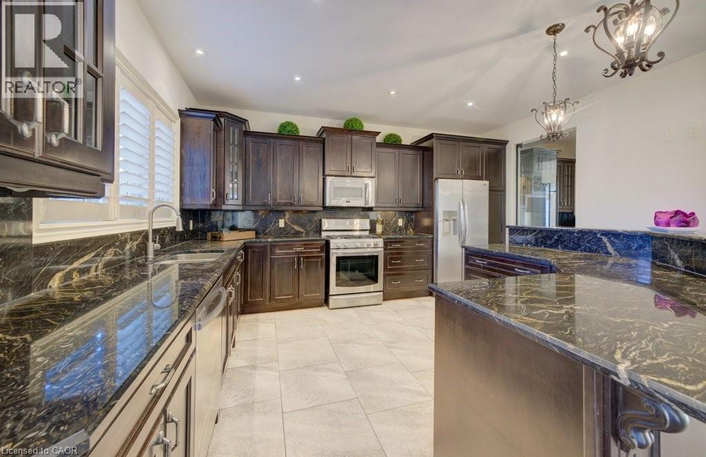 6379 Christopher Crescent, Niagara Falls, Ontario  L2H 0B3 - Photo 14 - 40803888