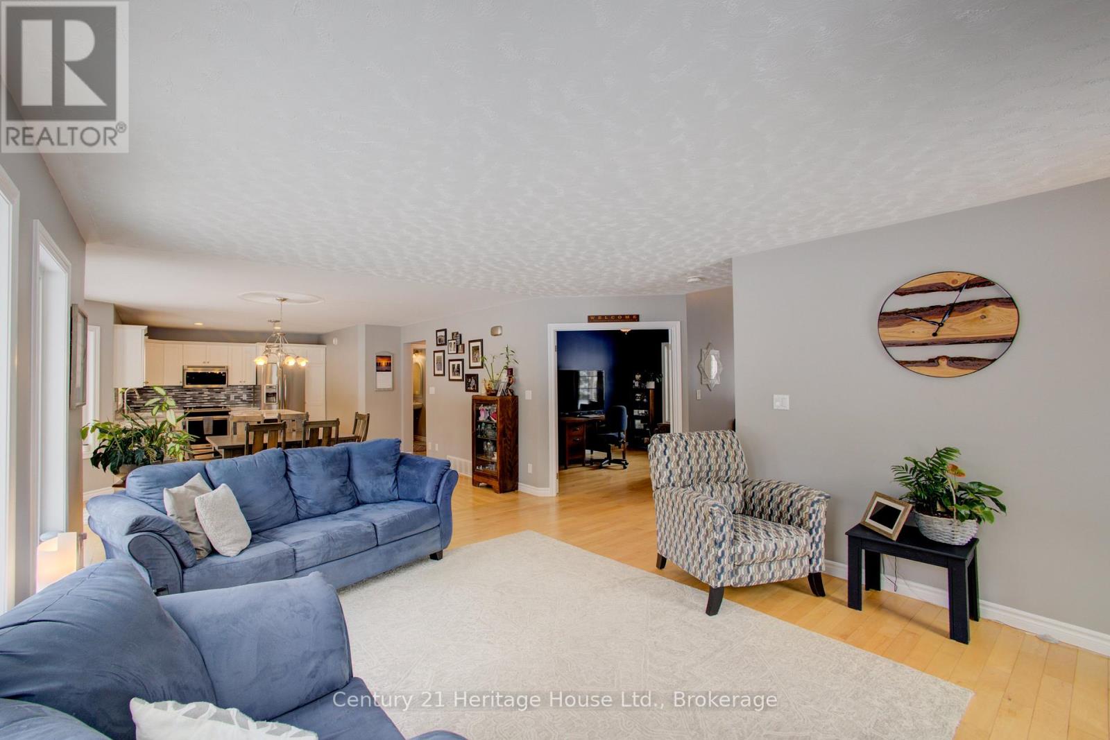 323237 Durham Road E, West Grey, Ontario  N0G 1R0 - Photo 13 - X12827990