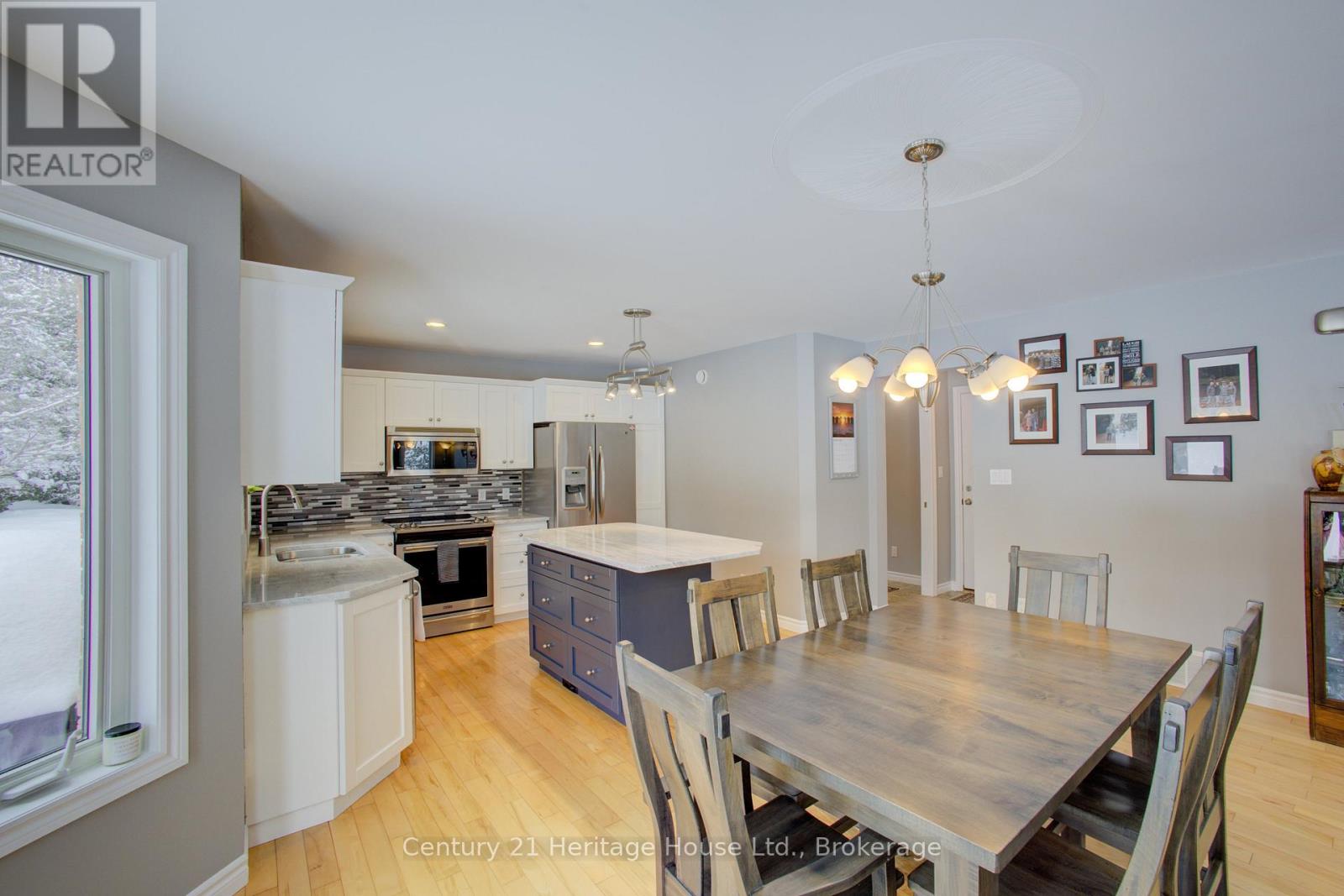 323237 Durham Road E, West Grey, Ontario  N0G 1R0 - Photo 17 - X12827990