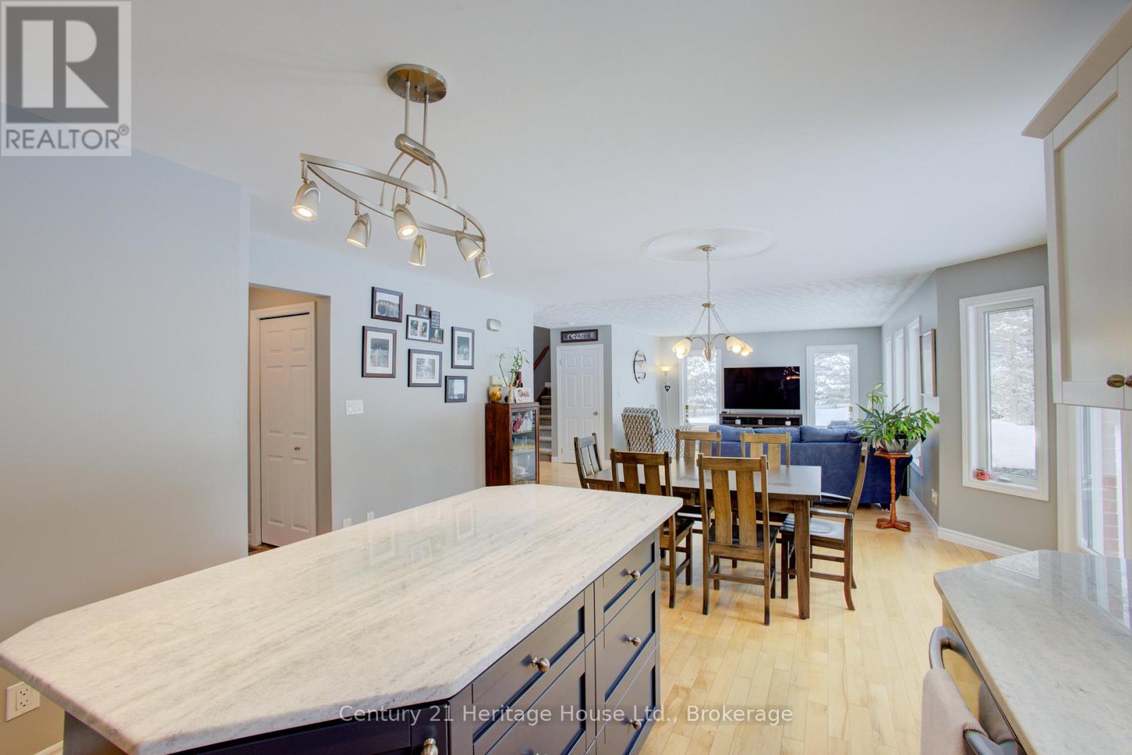 323237 Durham Road E, West Grey, Ontario  N0G 1R0 - Photo 20 - X12827990