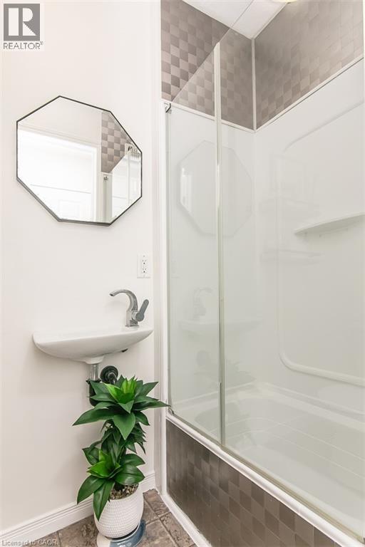 242 Westmeadow Drive Unit# B, Kitchener, Ontario  N2N 0A1 - Photo 11 - 40807912