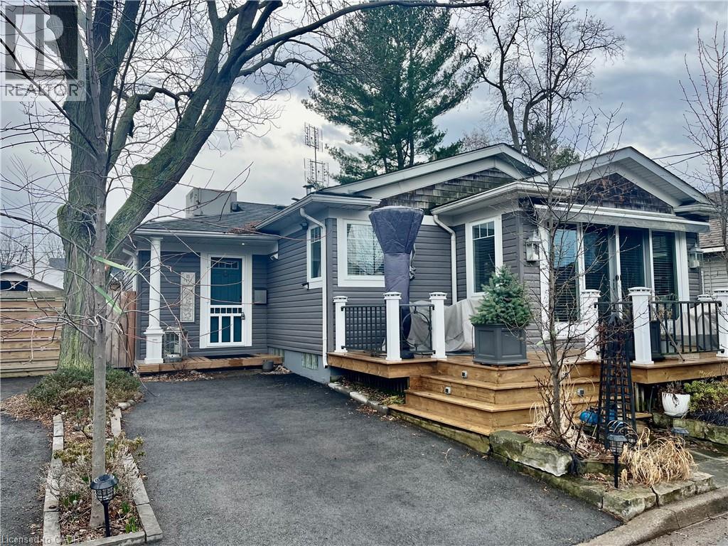 11 Peel Street, St. Catharines, Ontario  L2N 5A2 - Photo 2 - 40808420