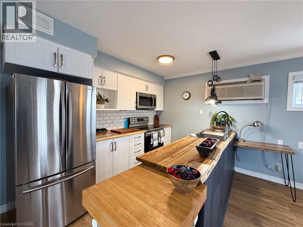 2017 Erie Street, Port Dover, Ontario  N0A 1N7 - Photo 4 - 40807629