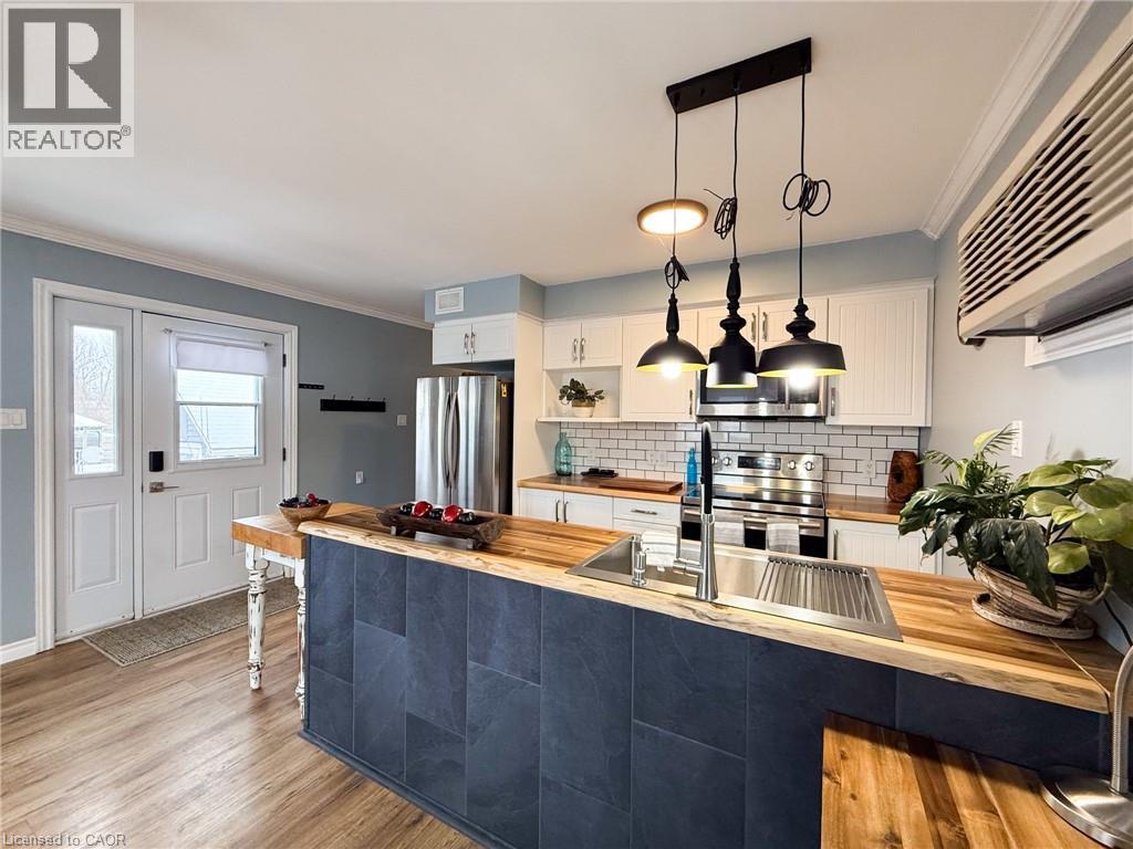 2017 Erie Street, Port Dover, Ontario  N0A 1N7 - Photo 5 - 40807629