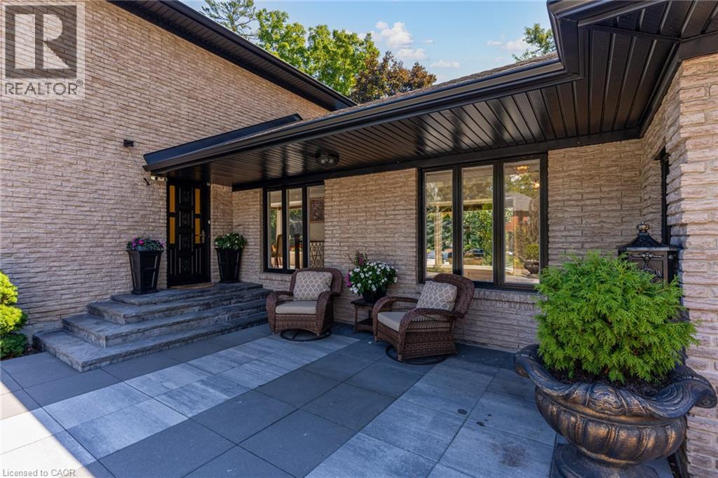 28 Stonegate Drive, Hamilton, Ontario  L9G 3R7 - Photo 4 - 40805909