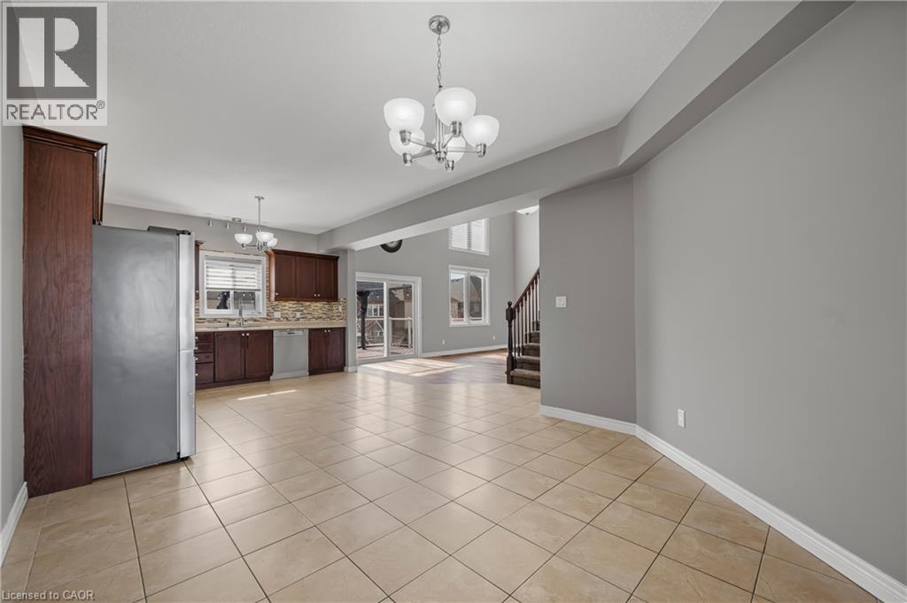 561 Thomas Slee Drive, Kitchener, Ontario  N2P 2Y7 - Photo 10 - 40808573