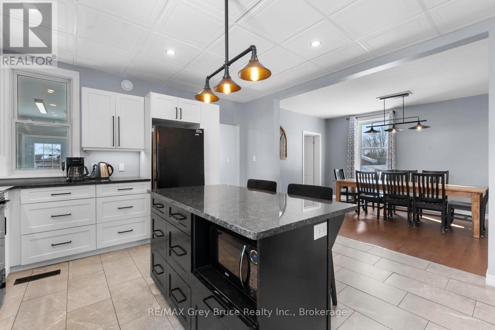 71 Main Street, Arran-Elderslie, Ontario  N0H 2N0 - Photo 8 - X12834790