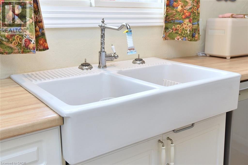 682 Mohawk Road W, Hamilton, Ontario  L9C 1X8 - Photo 13 - 40808253