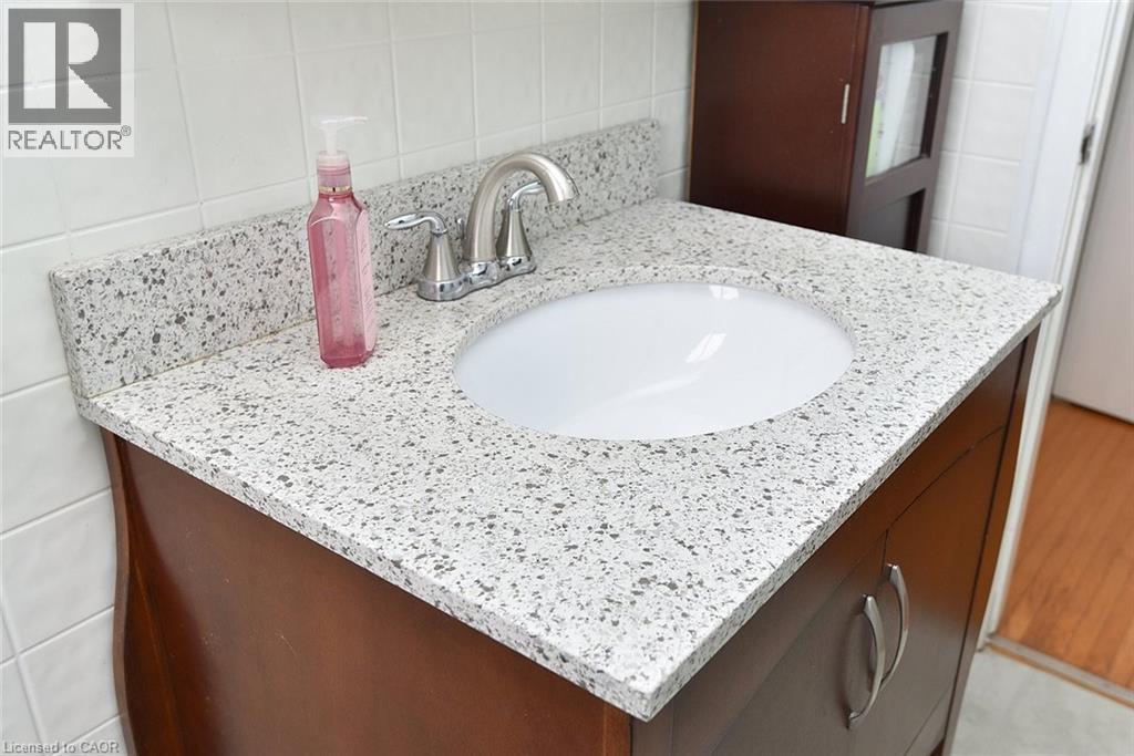 682 Mohawk Road W, Hamilton, Ontario  L9C 1X8 - Photo 27 - 40808253