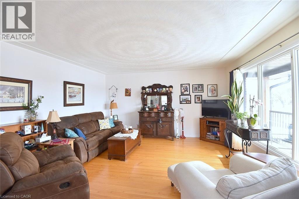 682 Mohawk Road W, Hamilton, Ontario  L9C 1X8 - Photo 9 - 40808253