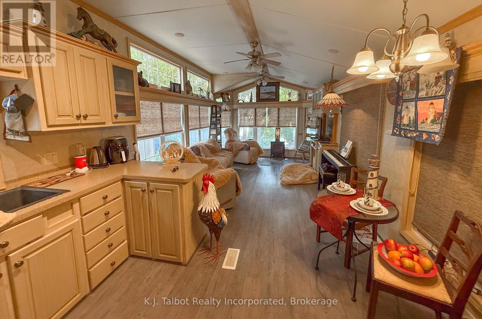 77719 Bluewater Highway, Bluewater, Ontario  N0M 1G0 - Photo 3 - X12835990