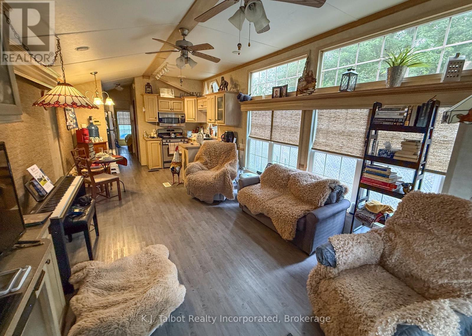 77719 Bluewater Highway, Bluewater, Ontario  N0M 1G0 - Photo 5 - X12835990