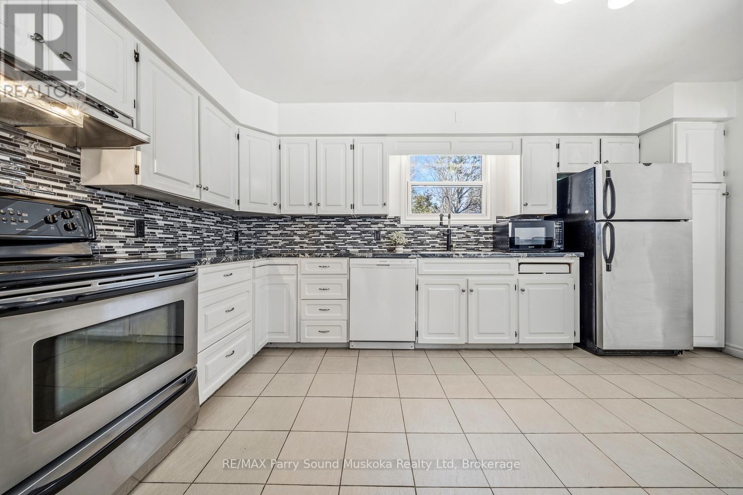 55 A Cascade Street E, Parry Sound, Ontario  P2A 1K3 - Photo 14 - X12843260