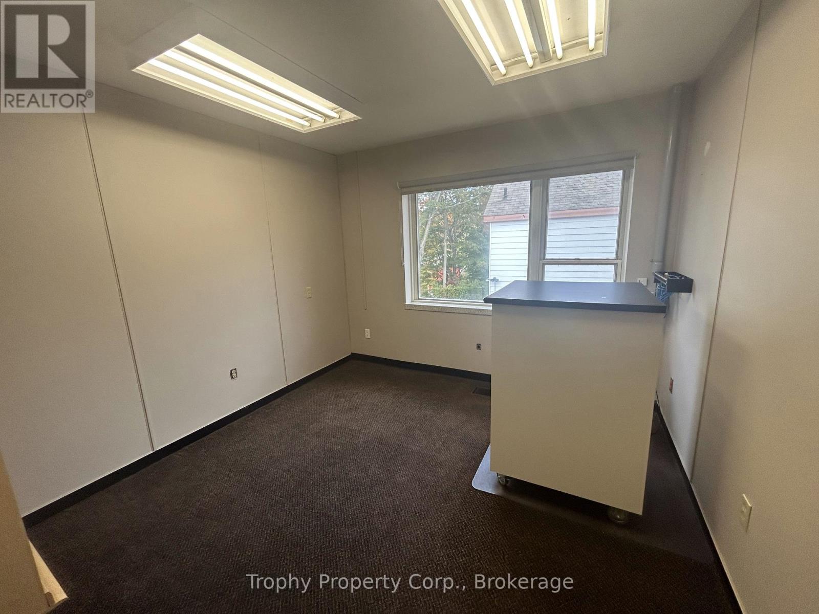 200 - 235 Highland Street, Dysart Et Al, Ontario  K0M 1S0 - Photo 8 - X12845396