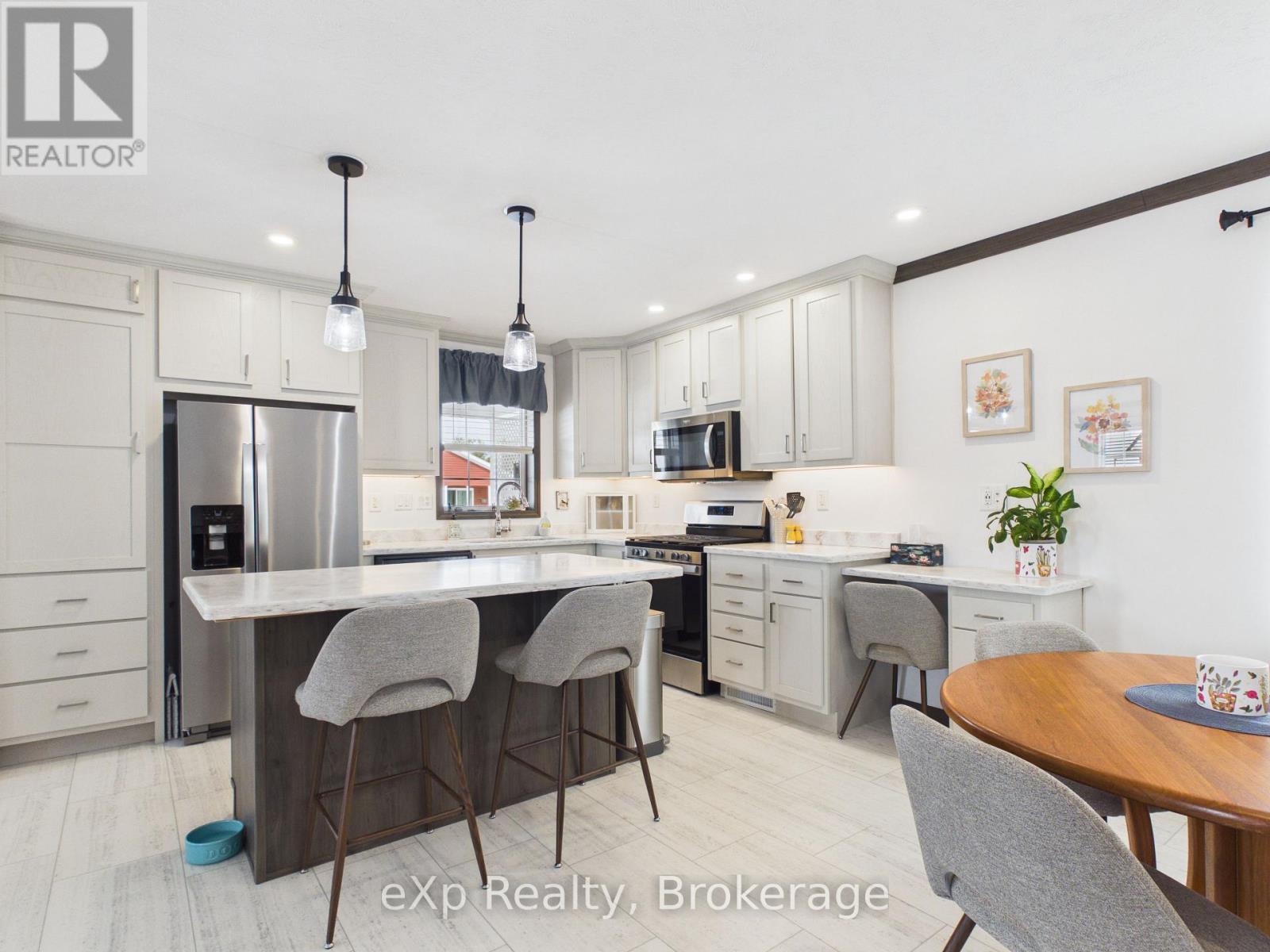 206 Spruce Drive, West Grey, Ontario  N0G 0C4 - Photo 22 - X12846222