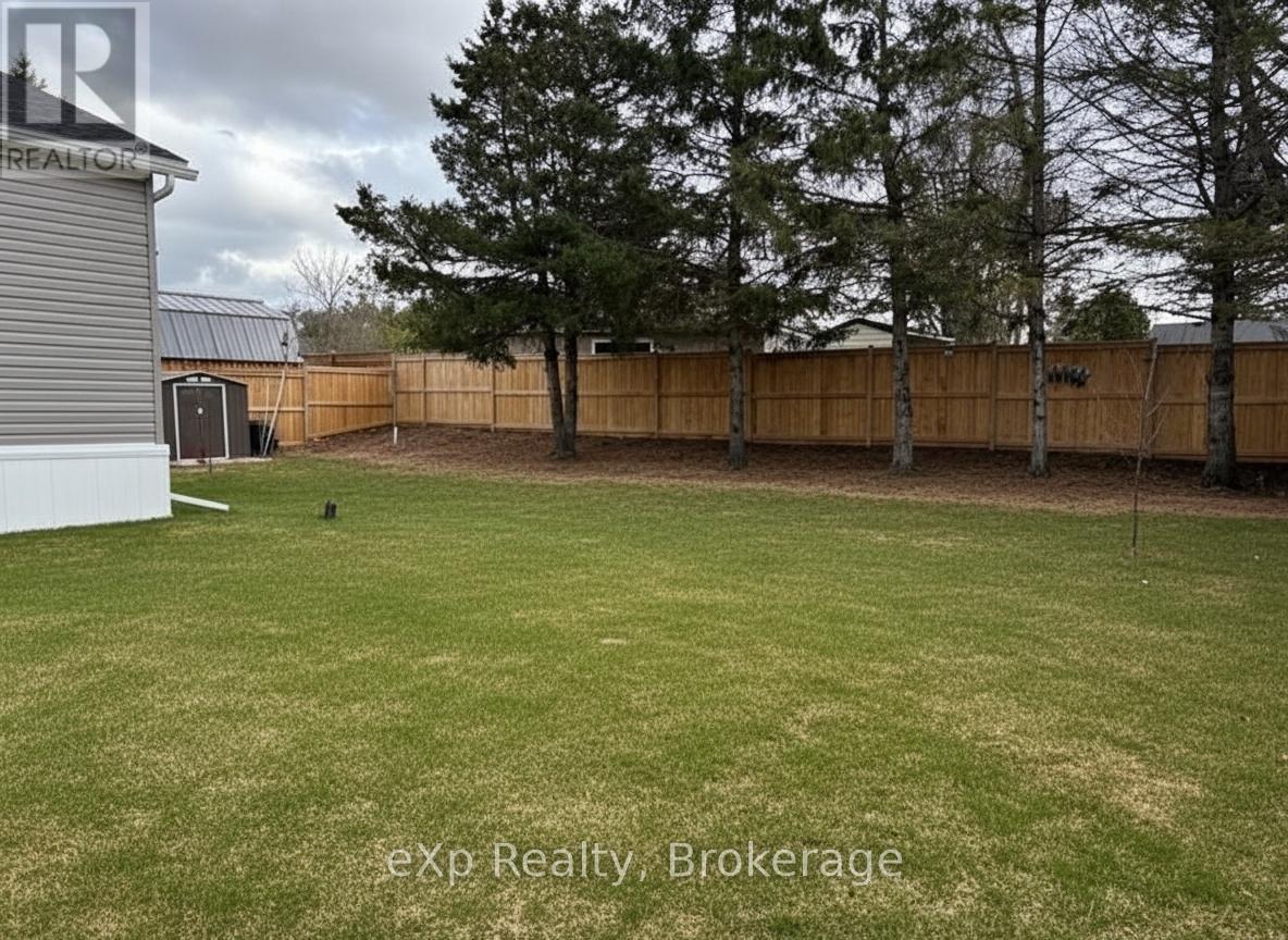 206 Spruce Drive, West Grey, Ontario  N0G 0C4 - Photo 7 - X12846222