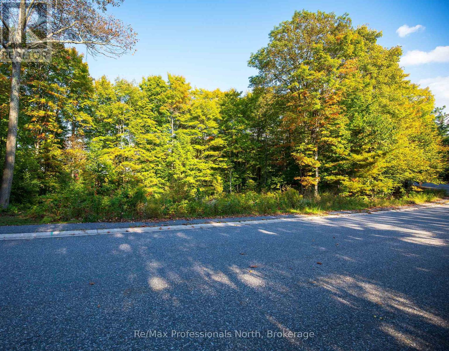 24 ESTATE DRIVE, Muskoka Lakes, Ontario