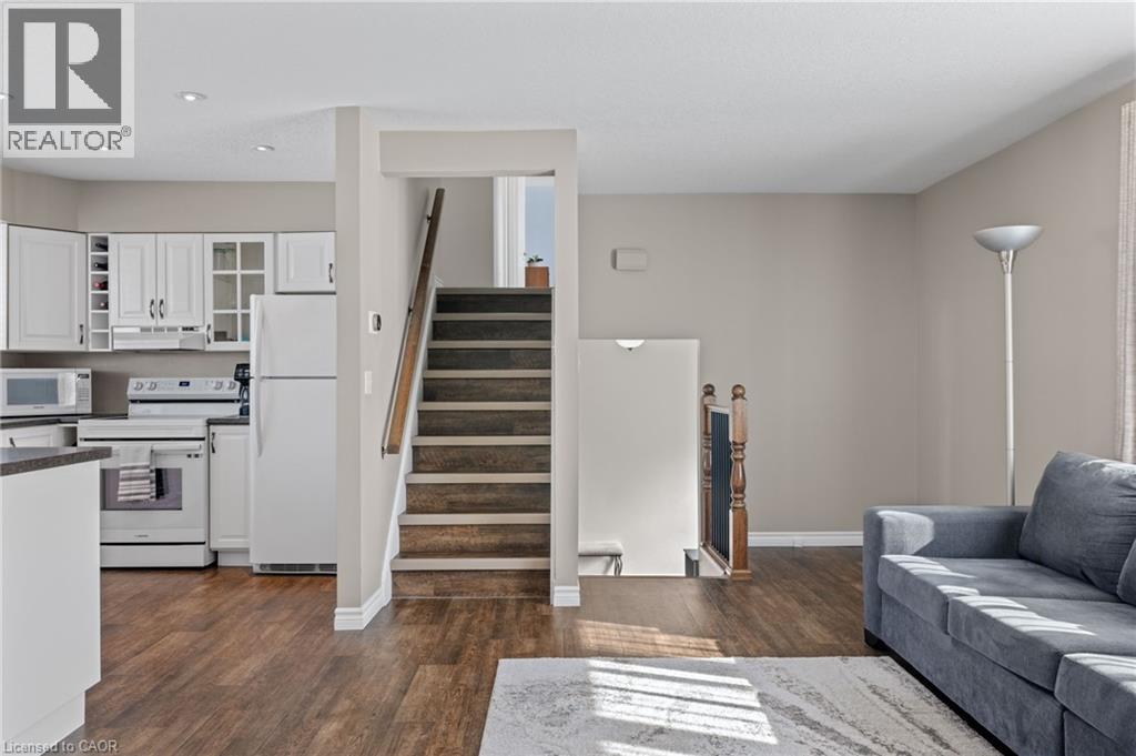 218 Arris Crescent, Mitchell, Ontario  N0K 1N0 - Photo 10 - 40807832