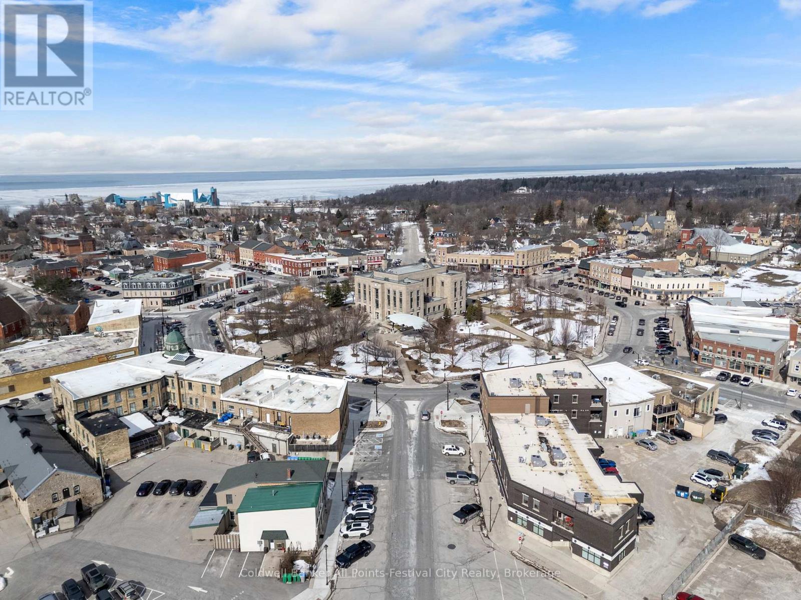 206 - 35 St David Street, Goderich, Ontario  N7A 1L4 - Photo 2 - X12847758