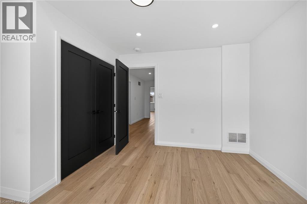 12 Shady Oaks Trail, Hamilton, Ontario  L9B 0E9 - Photo 38 - 40809734