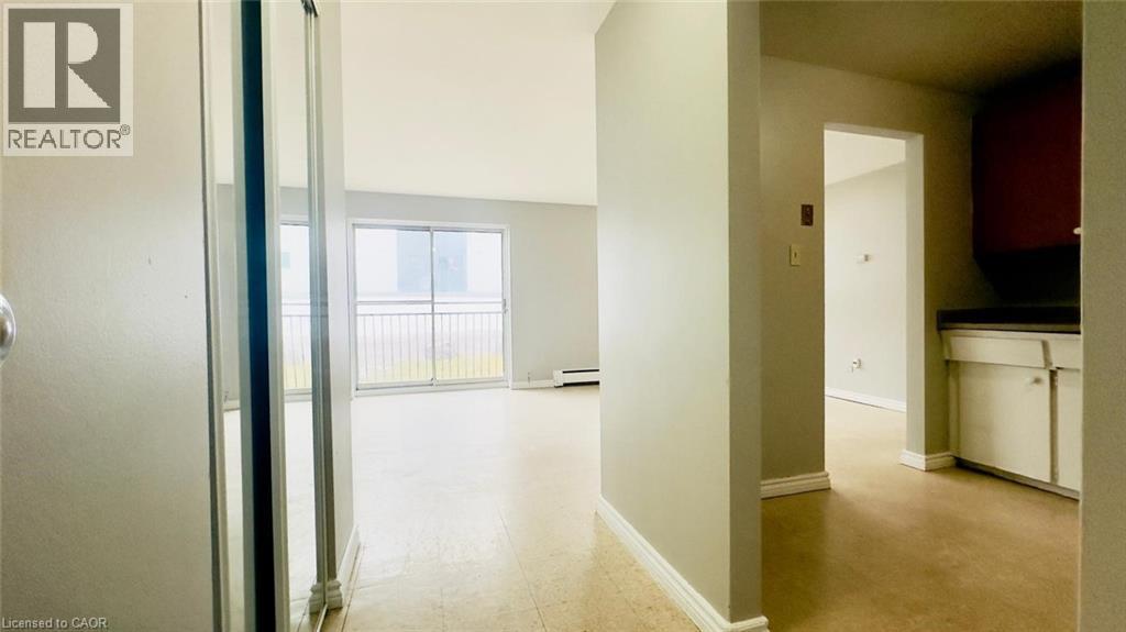 76 Brybeck Crescent Unit# 104, Kitchener, Ontario  N2M 2C6 - Photo 3 - 40808510