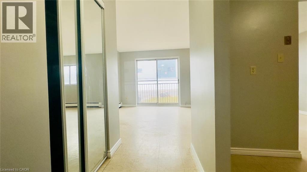 76 Brybeck Crescent Unit# 104, Kitchener, Ontario  N2M 2C6 - Photo 4 - 40808510