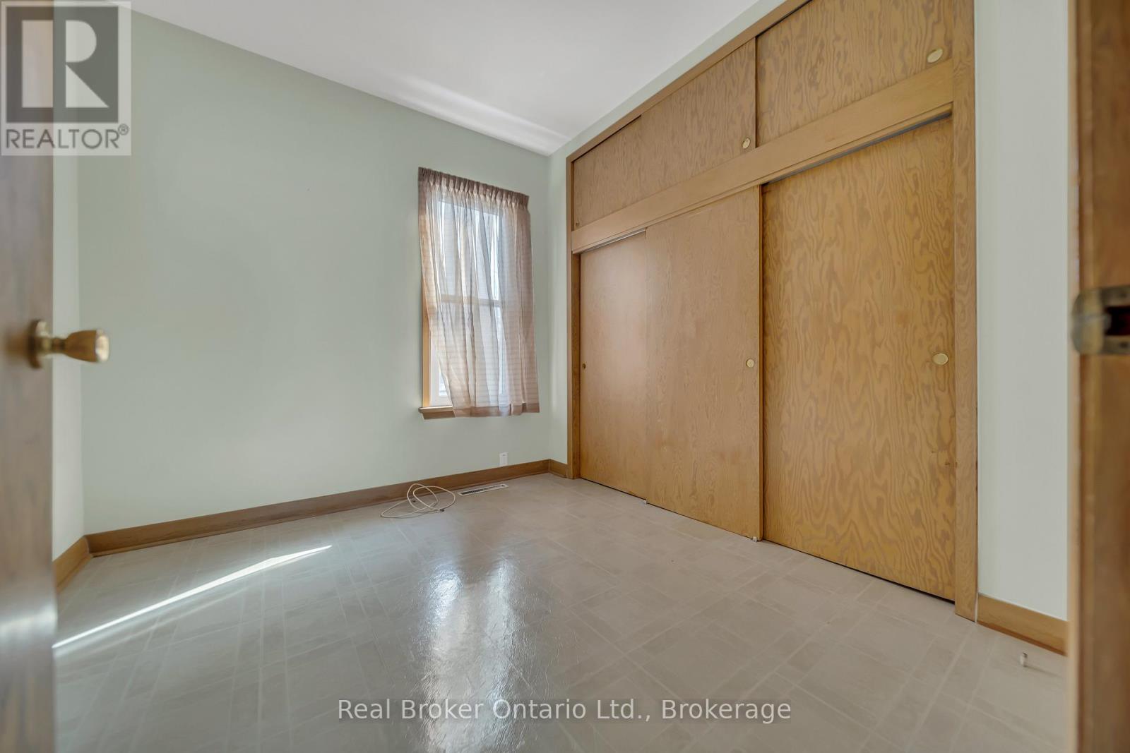 141 Samuel Street, Kitchener, Ontario  N2H 1P9 - Photo 13 - X12851240