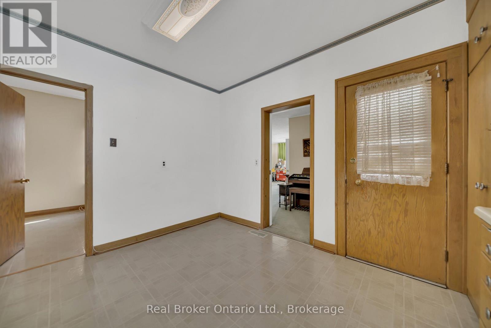 141 Samuel Street, Kitchener, Ontario  N2H 1P9 - Photo 17 - X12851240