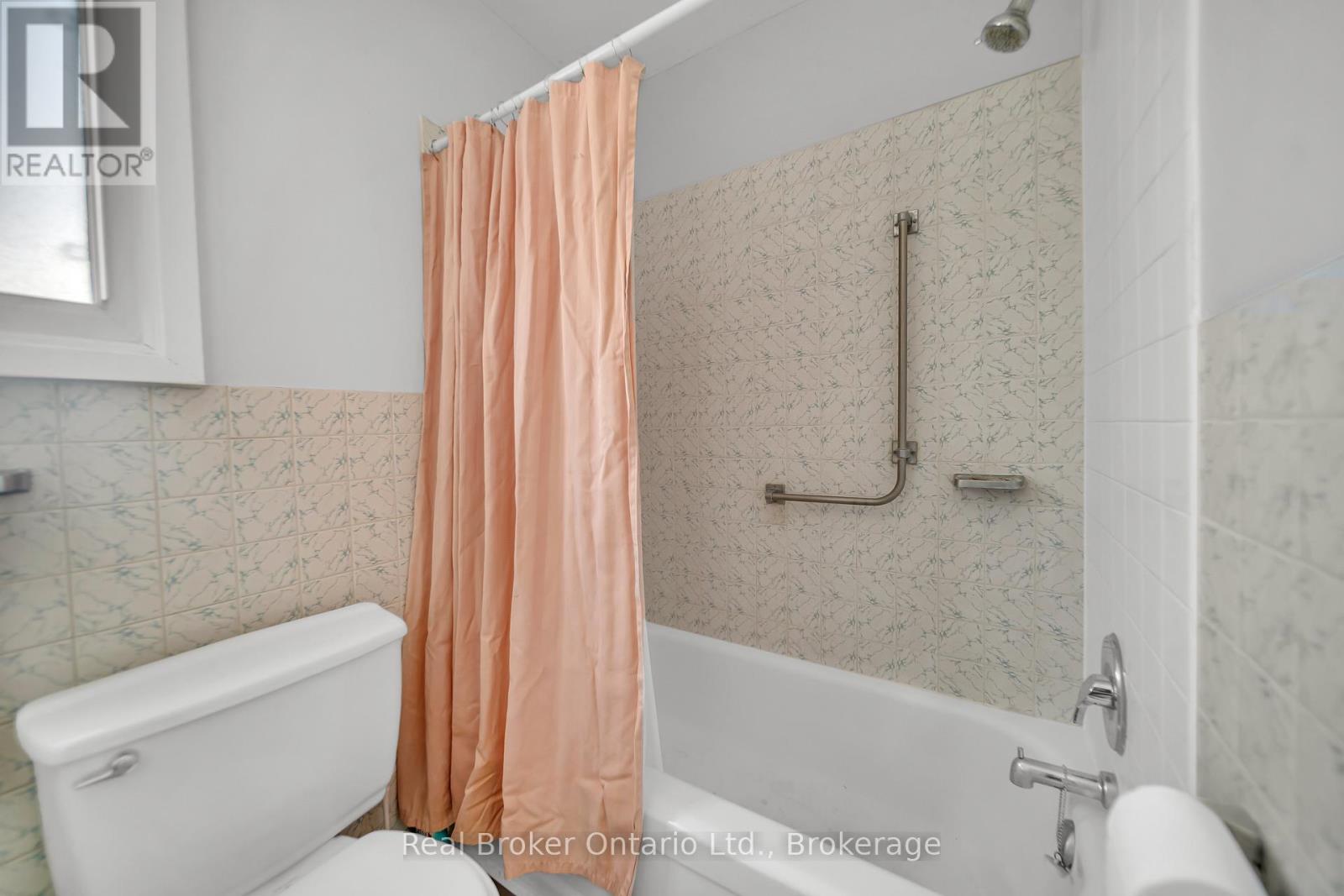 141 Samuel Street, Kitchener, Ontario  N2H 1P9 - Photo 22 - X12851240