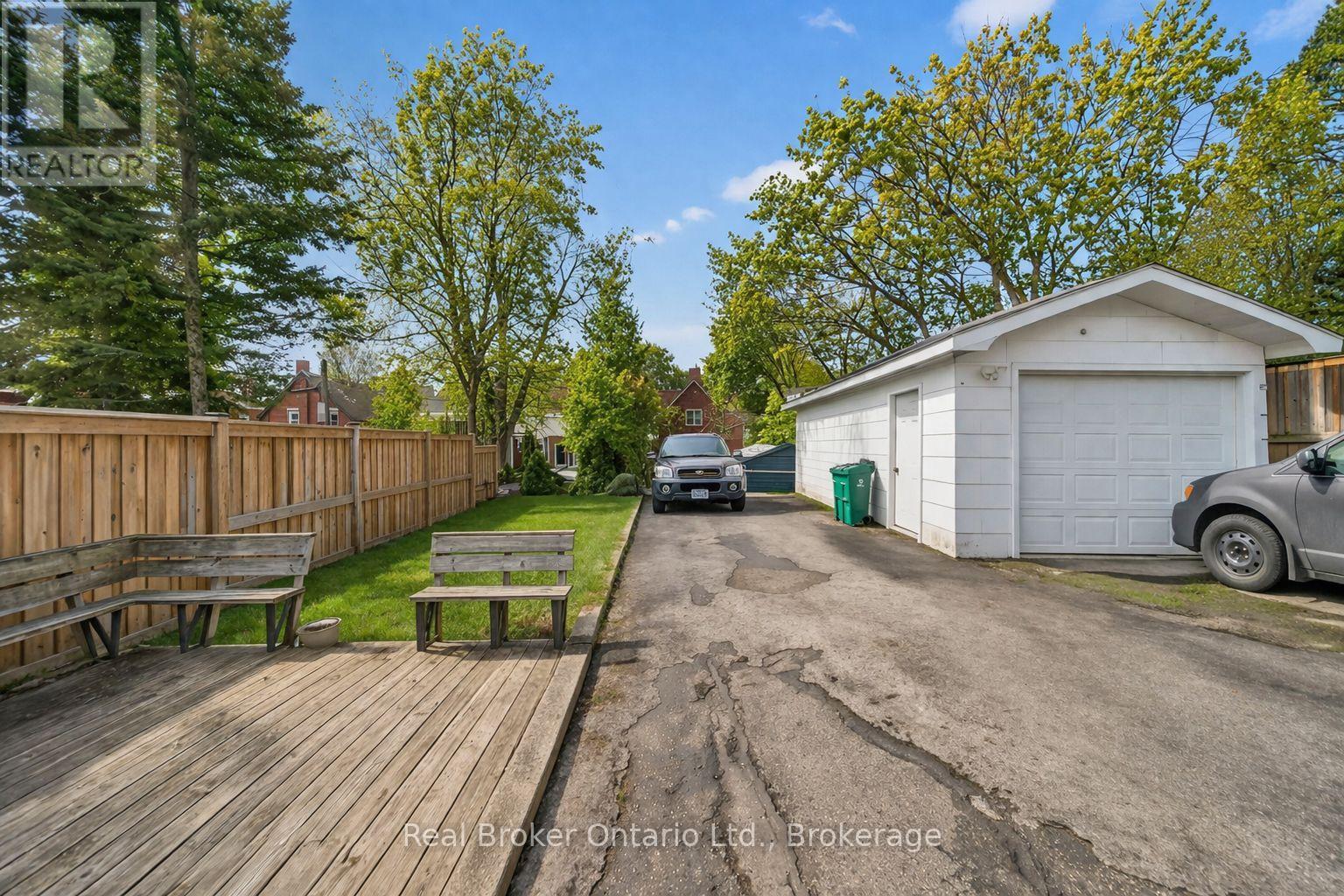 141 Samuel Street, Kitchener, Ontario  N2H 1P9 - Photo 39 - X12851240