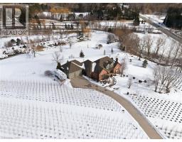 383 PARKSIDE Drive, Hamilton, Ontario