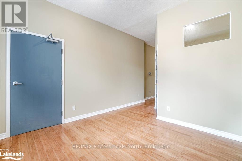 214 Gerrard Street E, Toronto, Ontario  M5A 2E6 - Photo 4 - C12853706