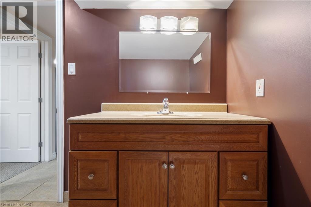 271 Mohawk Road W Unit# 2, Hamilton, Ontario  L9C 1W2 - Photo 25 - 40810310