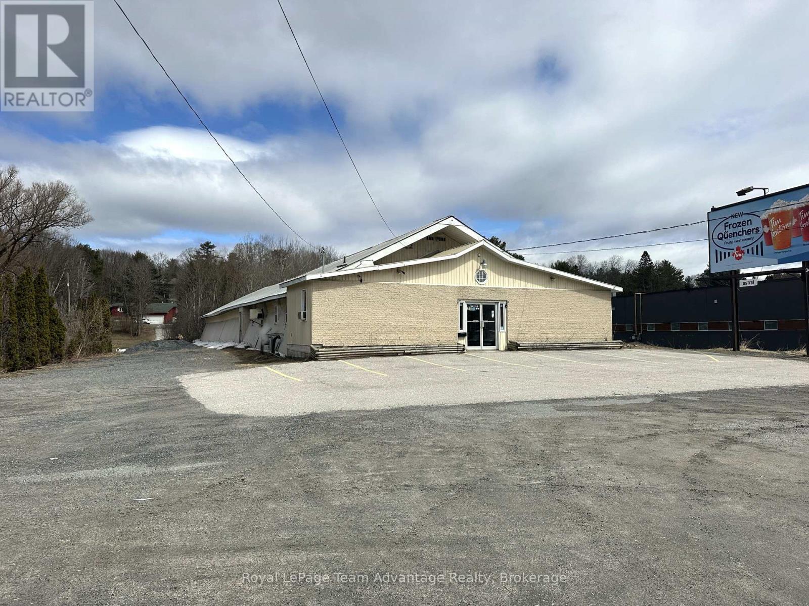 58 Bowes Street, Parry Sound, Ontario  P2A 2L3 - Photo 2 - X12855970