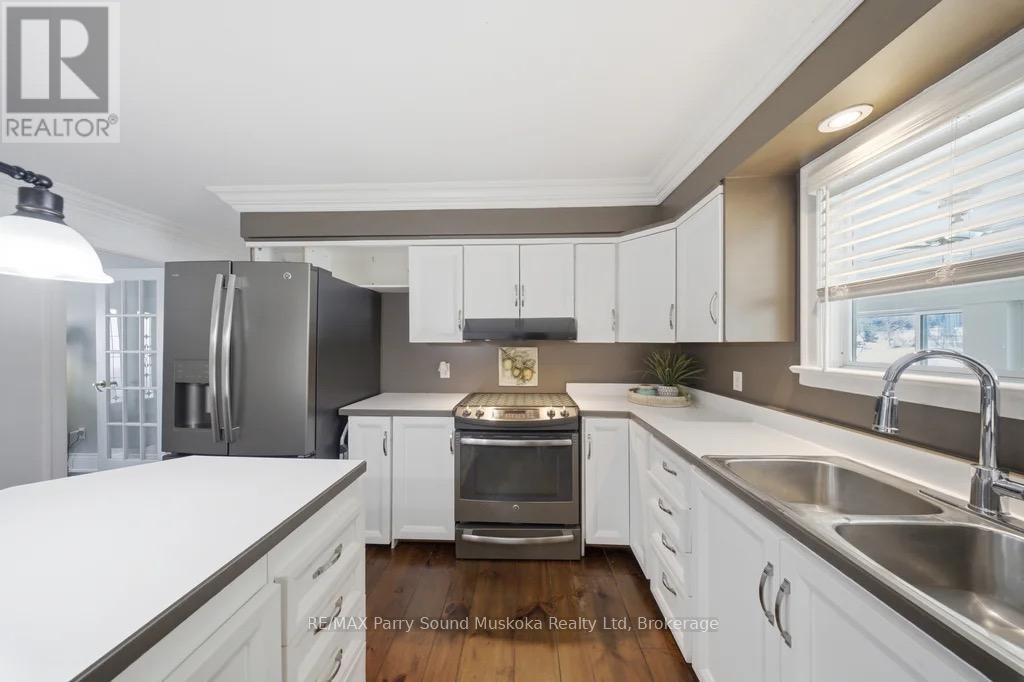 49 Maple Street, Seguin, Ontario  P0C 1J0 - Photo 12 - X12859382