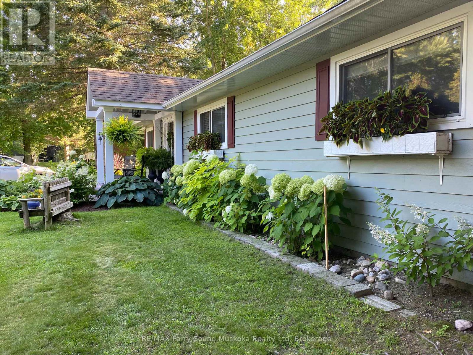 49 Maple Street, Seguin, Ontario  P0C 1J0 - Photo 5 - X12859382