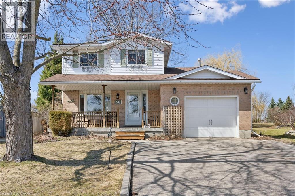 98 OLD MAPLE Lane, Kitchener, Ontario