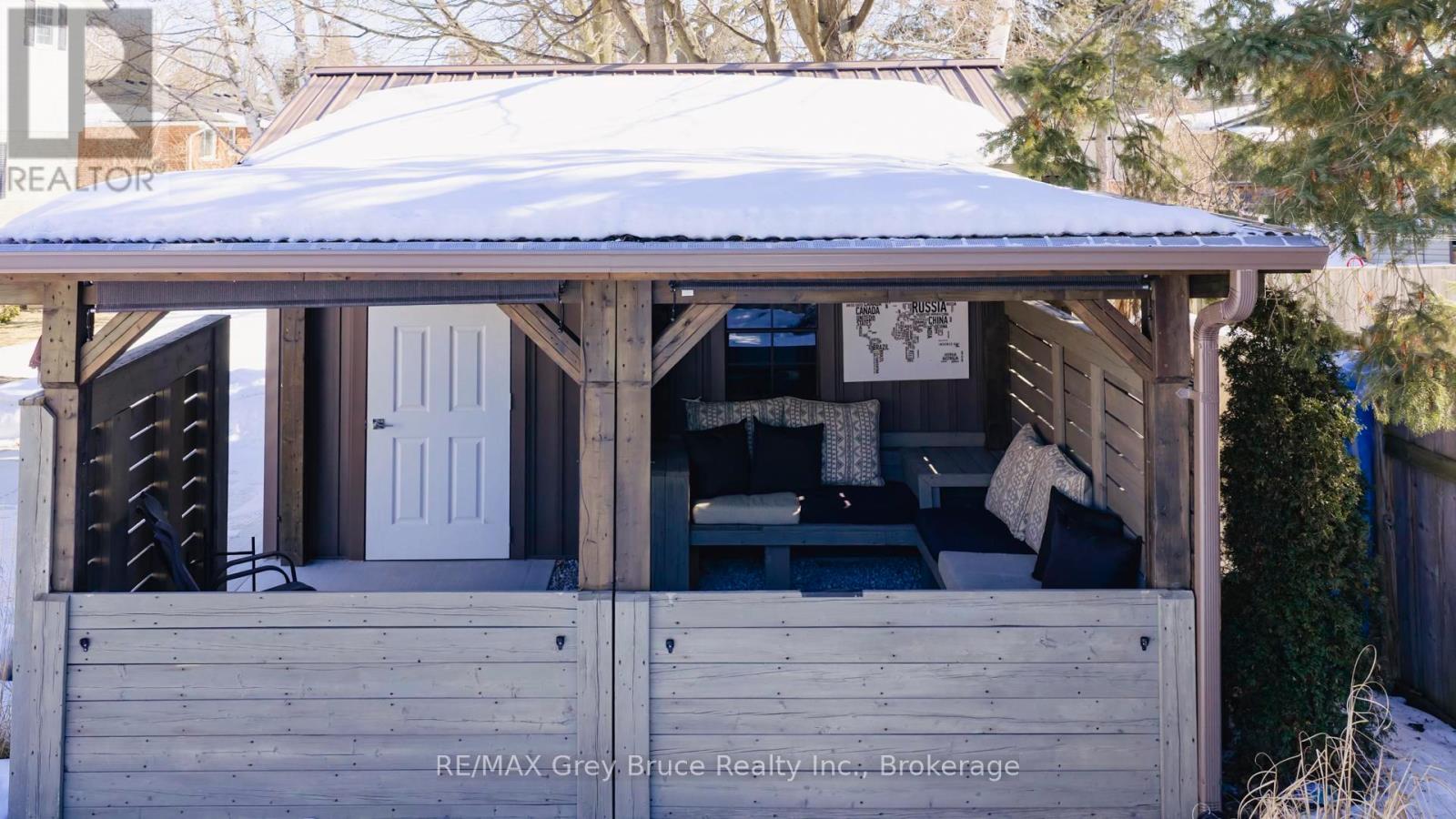 74 Inwood Crescent, Kitchener, Ontario  N2M 2M1 - Photo 7 - X12860246