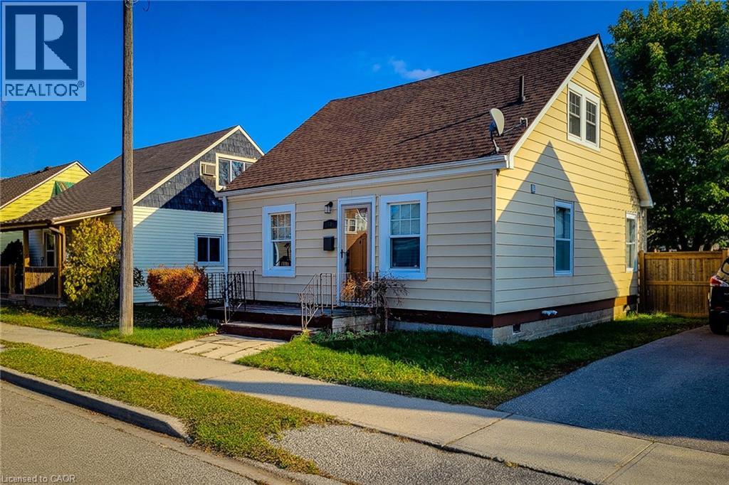 54 Eighth Avenue, Brantford, Ontario  N3S 1C3 - Photo 2 - 40810664