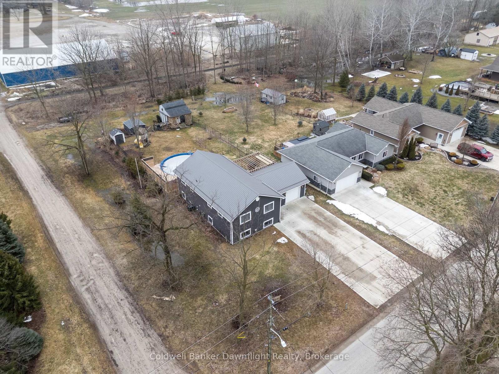 117 Mill Street, North Middlesex, Ontario  N0M 2K0 - Photo 48 - X12861366