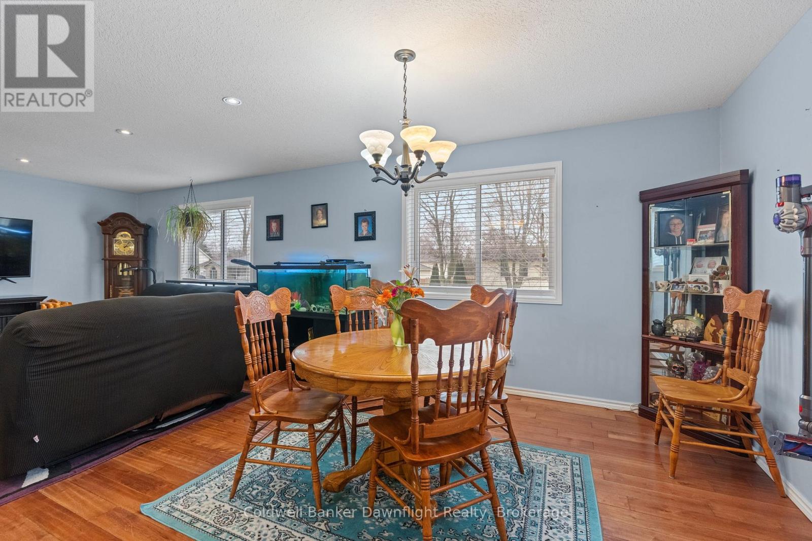 117 Mill Street, North Middlesex, Ontario  N0M 2K0 - Photo 9 - X12861366