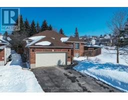 LOWER - 4 CUTTING DRIVE, Centre Wellington, Ontario